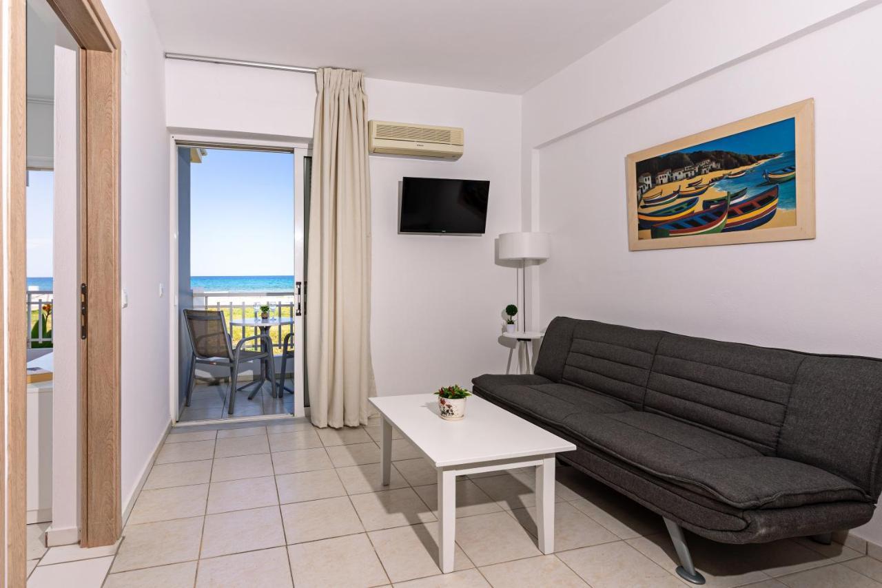 Azure Seaside Apts Magnisía Exterior foto