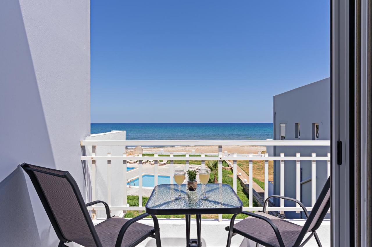 Azure Seaside Apts Magnisía Exterior foto