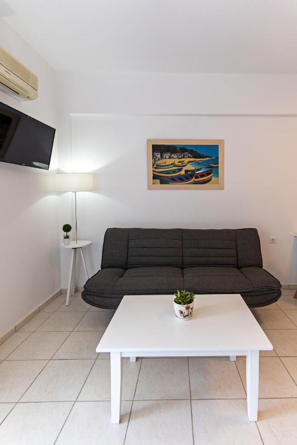 Azure Seaside Apts Magnisía Exterior foto