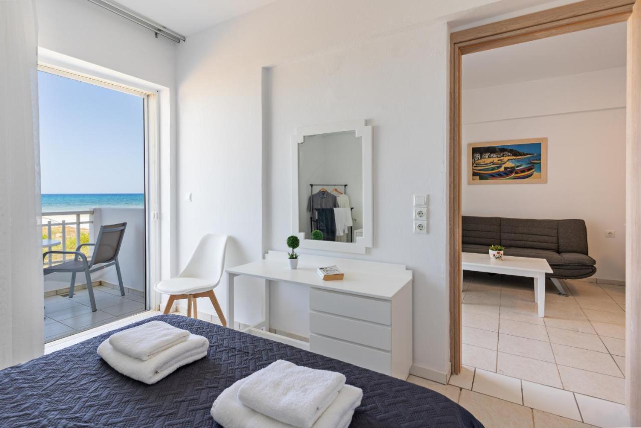 Azure Seaside Apts Magnisía Exterior foto
