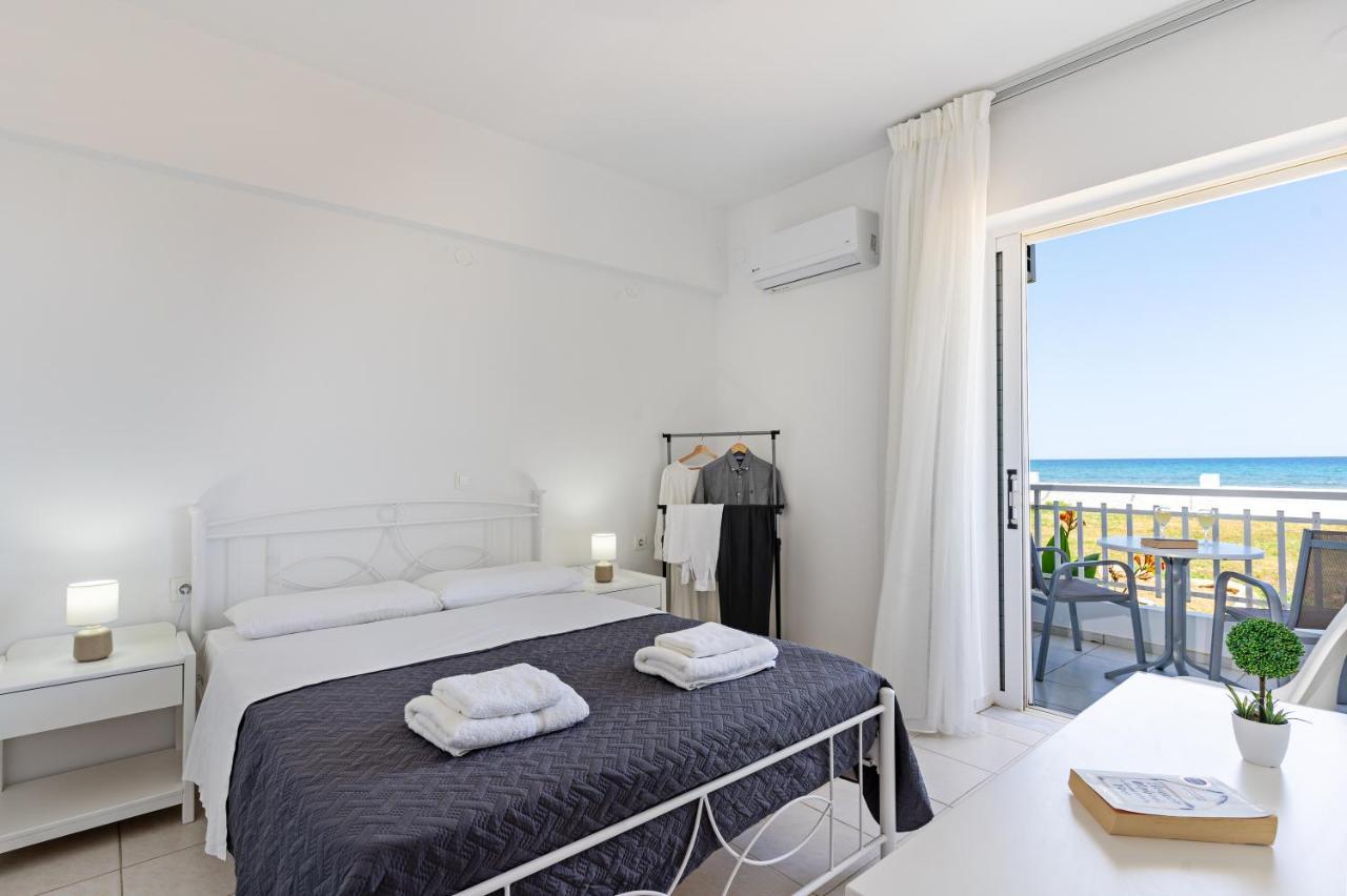 Azure Seaside Apts Magnisía Exterior foto