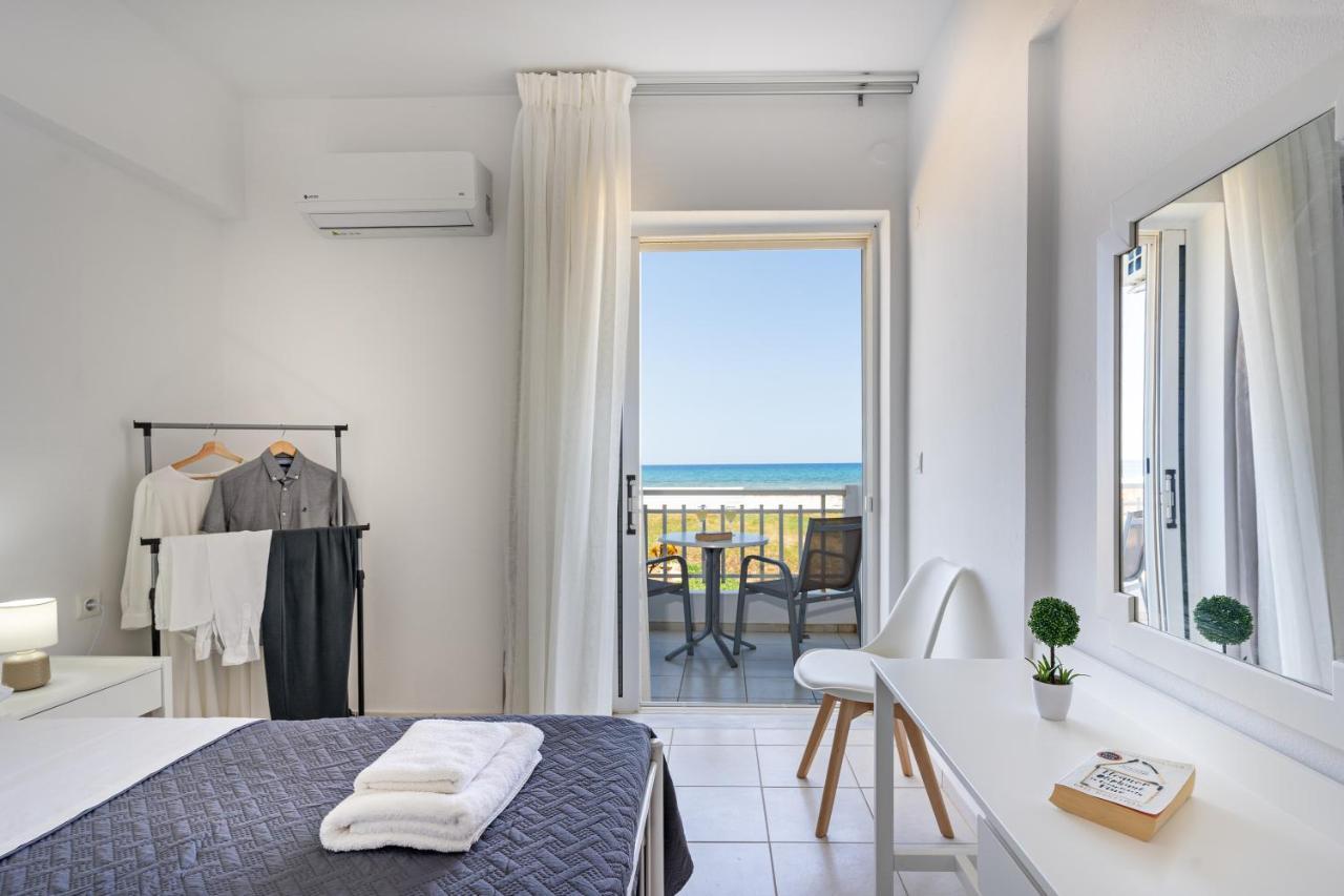 Azure Seaside Apts Magnisía Exterior foto
